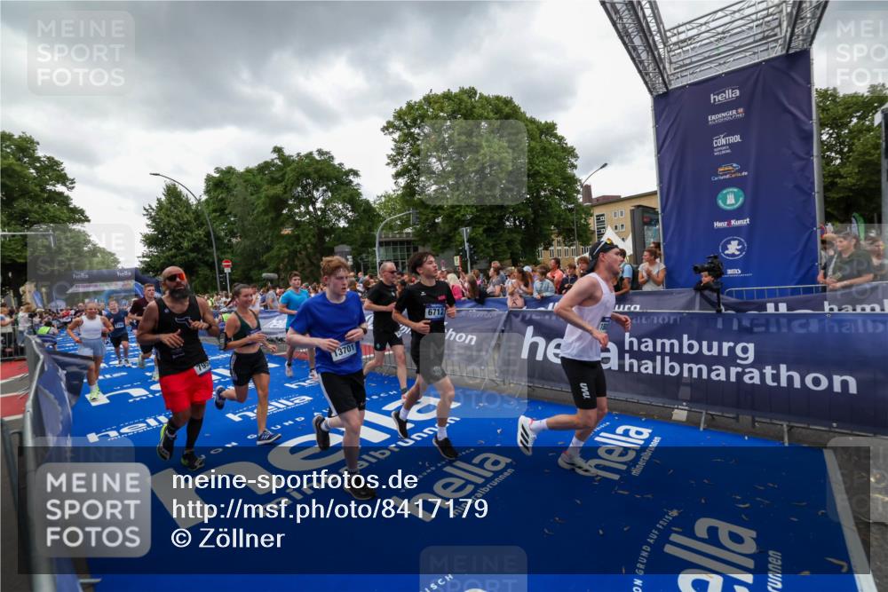 29.06.2025 - hella hamburg halbmarathon Zöllner http://msf.ph/oto/8417179 29.06.2025 10:50:49 Ziel 2234, 2788, 5115, 6712, 7134, 7952, 8657, 10750, 11356, 13701, 15426, 15720, 17129, 17908, 18182, 18229, 18370, 18820 meine-sportfotos.de