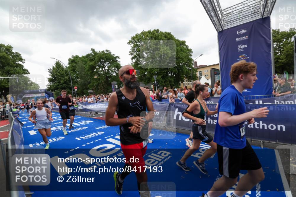 29.06.2025 - hella hamburg halbmarathon Zöllner http://msf.ph/oto/8417193 29.06.2025 10:50:49 Ziel 2234, 2788, 5115, 6712, 7134, 7952, 8657, 10750, 11356, 13701, 15426, 15720, 17129, 17908, 18182, 18229, 18370, 18820 meine-sportfotos.de