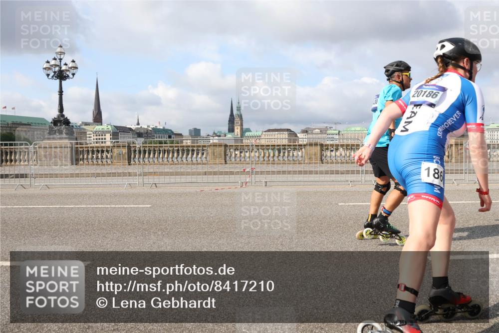 29.06.2025 - hella hamburg halbmarathon Lena Gebhardt http://msf.ph/oto/8417210 29.06.2025 08:56:59 Lombardsbrücke 20186, 186 meine-sportfotos.de