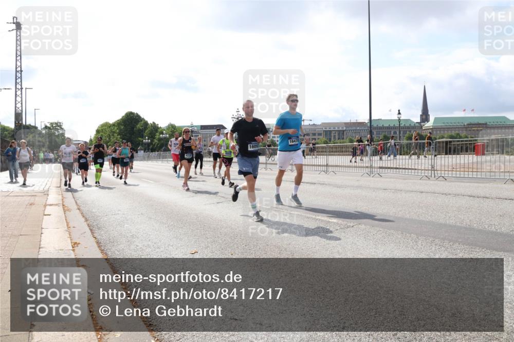 29.06.2025 - hella hamburg halbmarathon Lena Gebhardt http://msf.ph/oto/8417217 29.06.2025 10:05:20 Lombardsbrücke 4220, 16092, 16478, 1126, 1559, 1863, 1936, 1981, 2288, 2298, 2424, 2624, 3071, 3413, 3578, 4014, 4220, 4782, 4951, 5073, 6059, 6907, 6908, 7302, 7826, 8089, 8999, 9007, 9019, 9075, 9165, 9559, 9680, 9736, 9737, 9738, 10343, 10694, 11088, 11595, 11784, 11873, 11958, 12557, 13221, 13242, 13327, 13717, 14203, 14465, 14642, 16092, 16134, 16478, 16546, 16579, 16847, 17112, 17707, 17818, 18189, 18616, 18617, 19034, 19248 meine-sportfotos.de