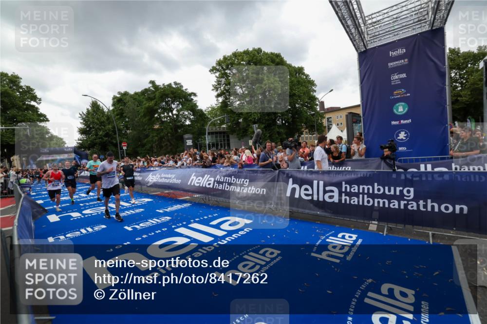 29.06.2025 - hella hamburg halbmarathon Zöllner http://msf.ph/oto/8417262 29.06.2025 10:50:56 Ziel 1466, 3654, 3947, 4839, 5018, 7052, 7369, 8205, 8572, 10750, 11551, 13687, 15362, 15395, 15643, 18182 meine-sportfotos.de