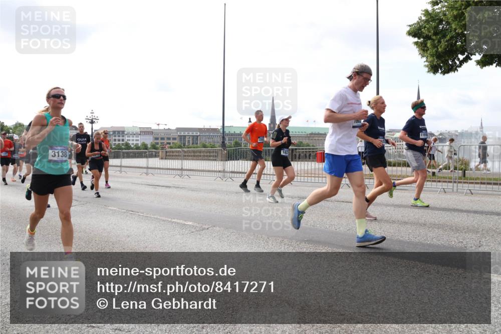 29.06.2025 - hella hamburg halbmarathon Lena Gebhardt http://msf.ph/oto/8417271 29.06.2025 10:17:55 Lombardsbrücke 3138, 1255, 162, 1003, 11916, 1015, 1159, 1160, 1204, 1268, 1274, 1325, 1458, 1554, 1622, 1641, 1749, 1795, 1982, 2094, 2147, 2259, 2305, 2548, 2634, 2931, 3125, 3138, 3292, 3977, 4194, 4218, 4804, 4852, 5002, 5004, 5290, 5611, 5733, 6254, 6270, 6336, 6352, 6786, 7094, 7258, 7291, 7413, 7566, 7641, 7649, 7838, 7844, 7882, 7883, 8067, 8128, 8144, 8248, 8351, 8607, 8799, 9400, 9539, 9717, 9734, 9798, 9844, 9848, 9964, 10174, 10332, 10509, 10908 meine-sportfotos.de