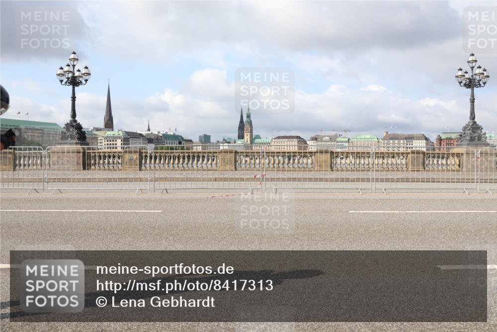 29.06.2025 - hella hamburg halbmarathon Lena Gebhardt http://msf.ph/oto/8417313 29.06.2025 08:57:04 Lombardsbrücke  meine-sportfotos.de
