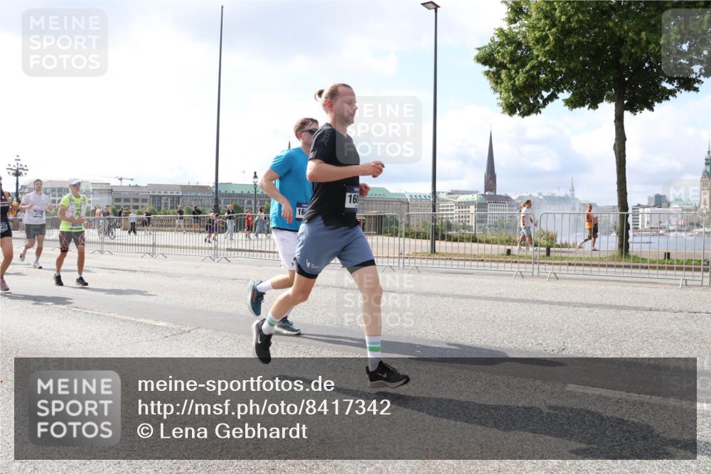 29.06.2025 - hella hamburg halbmarathon Lena Gebhardt http://msf.ph/oto/8417342 29.06.2025 10:05:21 Lombardsbrücke 20, 6059, 16, 160, 1126, 1863, 1936, 1981, 2288, 2298, 2424, 2624, 3071, 3413, 3578, 4014, 4220, 4782, 5073, 6059, 6907, 6908, 7302, 7826, 8089, 8999, 9007, 9019, 9075, 9165, 9559, 9680, 9736, 9737, 9738, 10343, 10694, 11088, 11595, 11784, 11873, 11958, 12557, 13221, 13242, 13327, 13717, 14203, 14465, 14642, 16092, 16134, 16478, 16546, 16579, 16847, 17112, 17707, 17818, 18189, 18616, 18617, 19034, 19248 meine-sportfotos.de