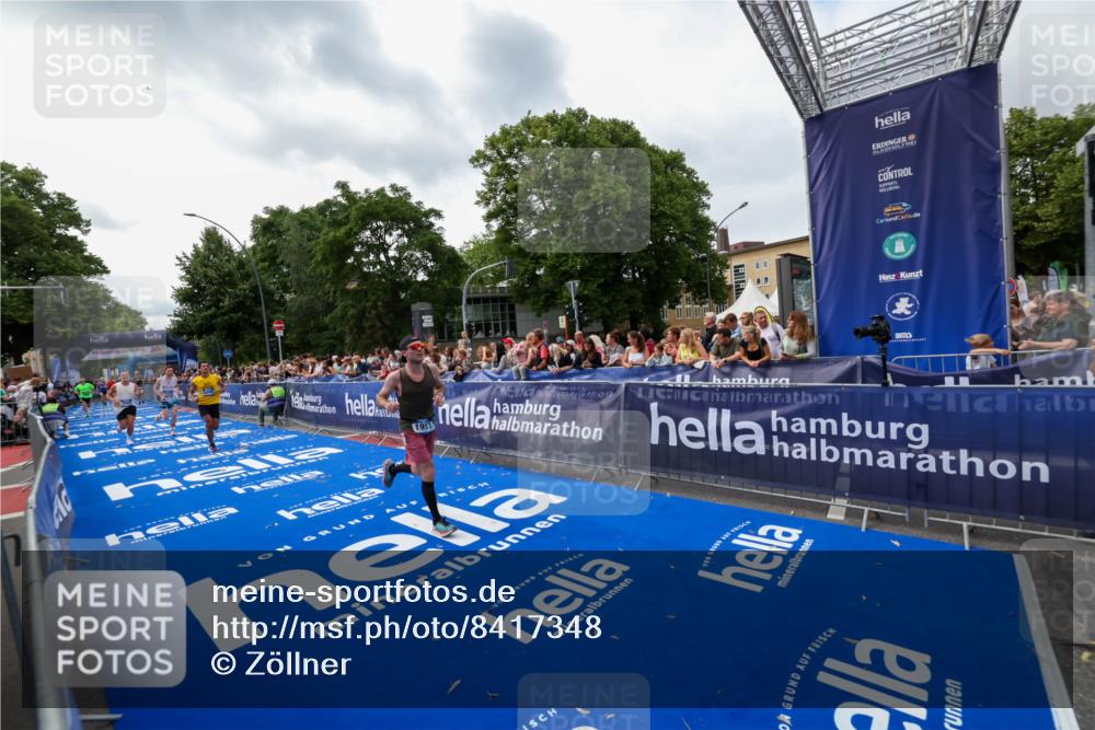 29.06.2025 - hella hamburg halbmarathon Zöllner http://msf.ph/oto/8417348 29.06.2025 10:28:47 Ziel 1953, 2604, 3968, 6090, 10486, 15655, 17428, 18763 meine-sportfotos.de