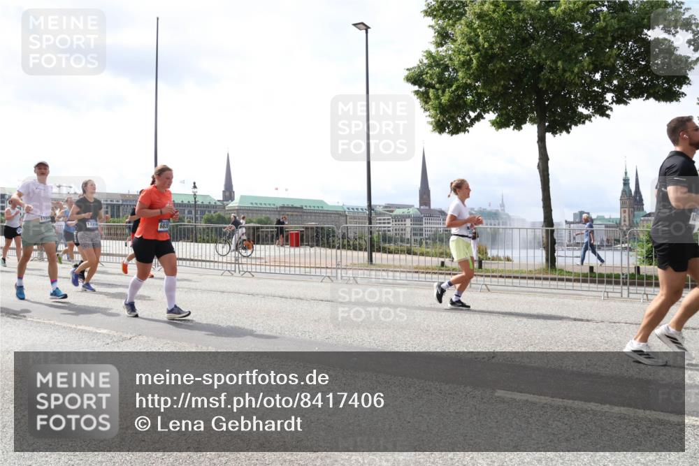 29.06.2025 - hella hamburg halbmarathon Lena Gebhardt http://msf.ph/oto/8417406 29.06.2025 10:42:29 Lombardsbrücke 115, 17316, 6828, 1039, 1150, 1360, 1624, 1656, 1752, 1929, 1957, 1994, 2069, 2134, 2145, 2401, 2523, 2538, 2580, 2940, 2941, 2974, 3276, 3326, 3568, 3605, 3874, 4092, 4329, 4334, 4353, 4735, 4736, 4778, 4885, 4891, 4892, 5403, 5417, 5419, 5671, 5810, 6120, 6136, 6764, 6828, 6837, 6917, 7040, 7260, 7357, 7513, 7557, 7666, 8014, 8459, 8525, 8526, 8529, 8712, 8816, 9008, 9223, 9370, 9980, 10027, 10454, 10532, 10697, 12441, 13241 meine-sportfotos.de