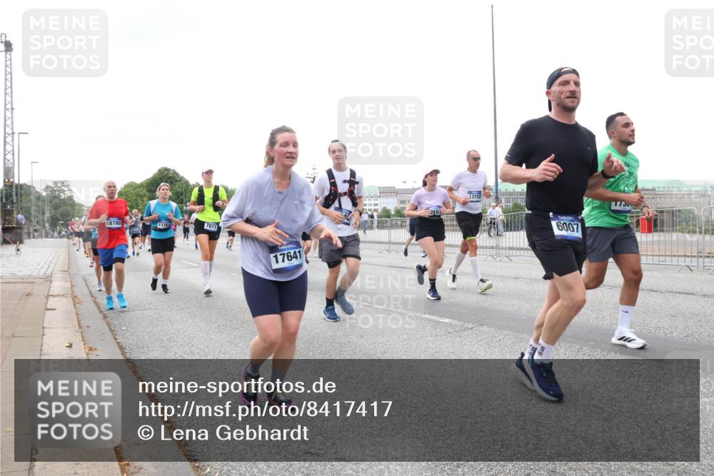 29.06.2025 - hella hamburg halbmarathon Lena Gebhardt http://msf.ph/oto/8417417 29.06.2025 10:51:58 Lombardsbrücke 18780, 11268, 7871, 17641, 151, 13152, 6007, 1730, 1418, 1978, 1997, 2308, 2593, 2736, 2778, 3038, 3240, 3991, 4087, 4273, 4436, 4598, 4606, 4748, 4808, 5062, 5262, 5291, 5534, 5716, 5717, 6007, 6403, 6404, 6406, 6456, 6604, 6885, 6945, 6947, 6954, 6985, 7682, 7691, 7841, 7992, 8125, 8194, 8196, 8250, 8251, 8399, 8621, 9220, 9340, 9460, 9462, 9590, 9594, 9673, 9730, 10342, 10496, 10521, 10533, 10673, 10693, 10830, 11101, 11126, 11127, 11375, 11875, 12065 meine-sportfotos.de