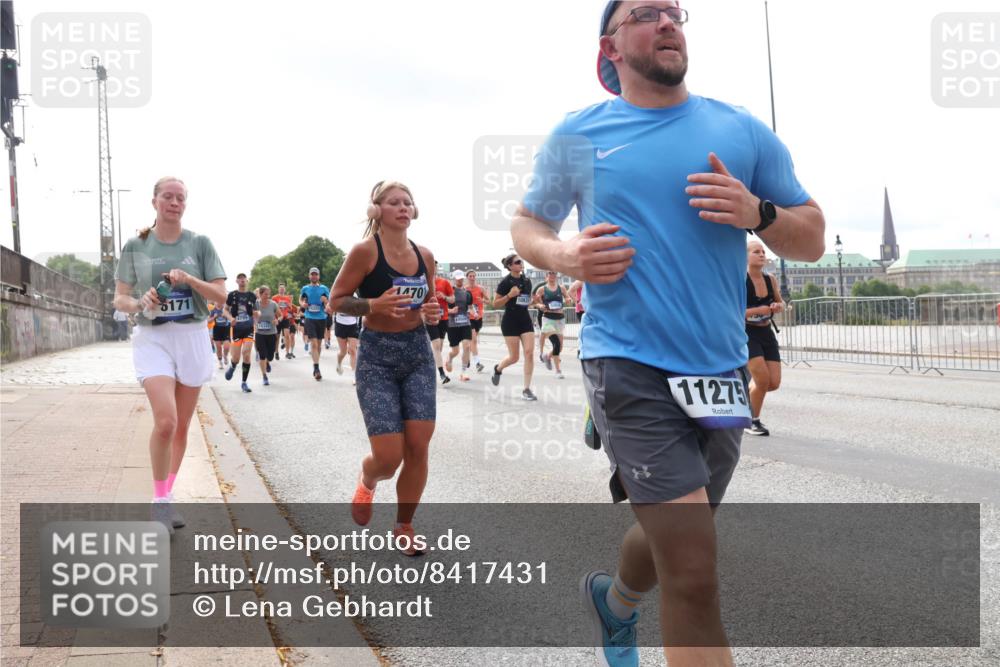 29.06.2025 - hella hamburg halbmarathon Lena Gebhardt http://msf.ph/oto/8417431 29.06.2025 10:17:56 Lombardsbrücke 5171, 4799, 1470, 11275, 1015, 1159, 1160, 1204, 1268, 1274, 1325, 1458, 1554, 1622, 1641, 1749, 1795, 1982, 2094, 2147, 2259, 2305, 2548, 2634, 2931, 3125, 3138, 3292, 3977, 4194, 4218, 4804, 4852, 5002, 5004, 5290, 5611, 5733, 6254, 6270, 6336, 6352, 6786, 7094, 7258, 7291, 7413, 7566, 7641, 7649, 7838, 7844, 7882, 7883, 8067, 8128, 8144, 8248, 8607, 8799, 9400, 9539, 9717, 9734, 9798, 9844, 9848, 9964, 10174, 10332, 10509, 10908, 12498 meine-sportfotos.de