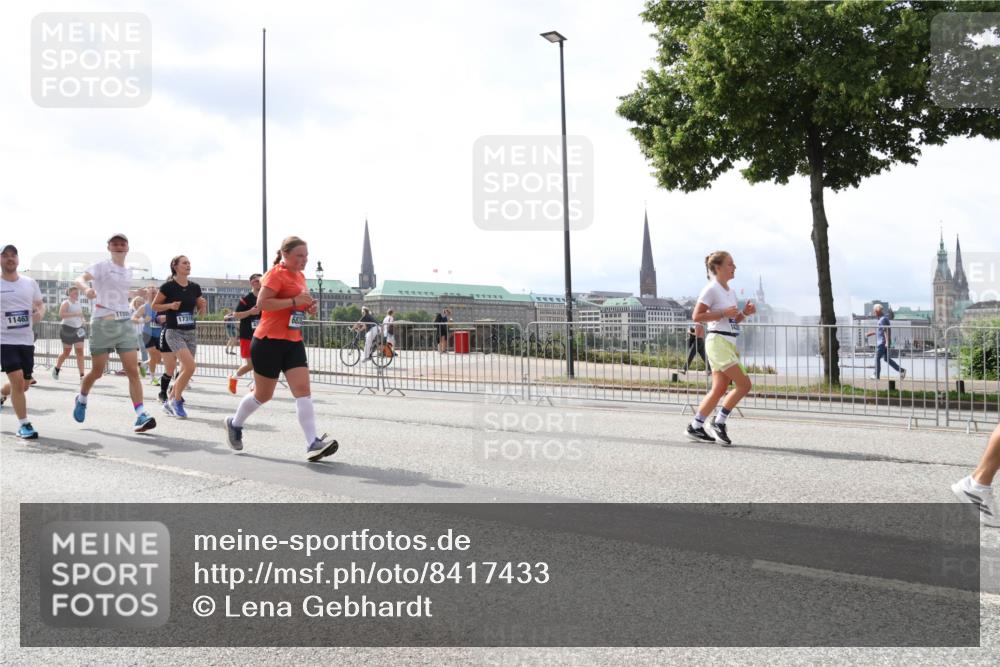 29.06.2025 - hella hamburg halbmarathon Lena Gebhardt http://msf.ph/oto/8417433 29.06.2025 10:42:29 Lombardsbrücke 11463, 17316, 1039, 1150, 1360, 1624, 1656, 1752, 1929, 1957, 1994, 2069, 2134, 2145, 2401, 2523, 2538, 2580, 2940, 2941, 2974, 3276, 3326, 3568, 3605, 3874, 4092, 4329, 4334, 4353, 4735, 4736, 4778, 4885, 4891, 4892, 5403, 5417, 5419, 5671, 5810, 6120, 6136, 6764, 6828, 6837, 6917, 7040, 7260, 7357, 7513, 7557, 7666, 8014, 8459, 8525, 8526, 8529, 8712, 8816, 9008, 9223, 9370, 9980, 10027, 10454, 10532, 10697, 12441, 13241 meine-sportfotos.de
