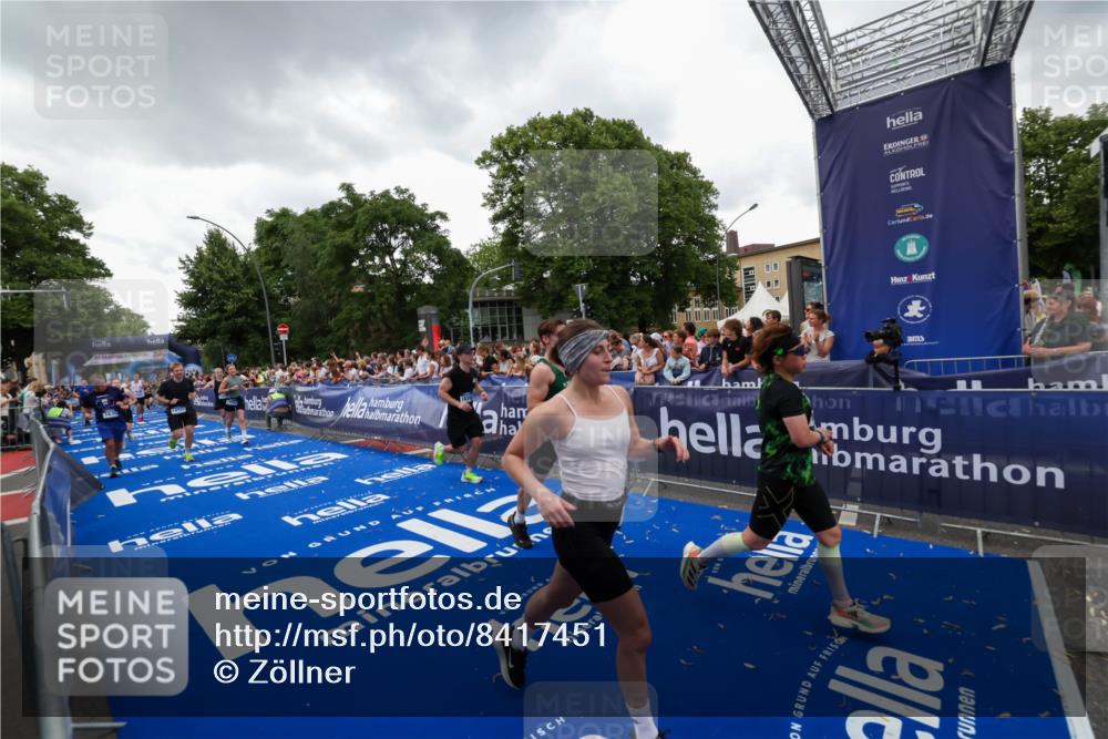 29.06.2025 - hella hamburg halbmarathon Zöllner http://msf.ph/oto/8417451 29.06.2025 10:51:05 Ziel 1630, 2207, 4077, 7369, 8117, 8261, 8704, 10215, 10508, 10603, 12778, 13008, 13687, 14125, 15362, 16285, 17221, 17384, 18066, 18350 meine-sportfotos.de