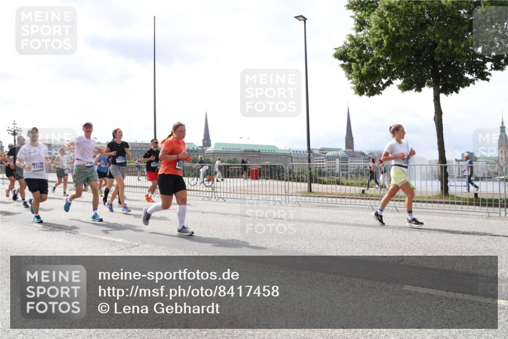 29.06.2025 - hella hamburg halbmarathon Lena Gebhardt http://msf.ph/oto/8417458 29.06.2025 10:42:29 Lombardsbrücke 11463, 1153, 17316, 1432, 1039, 1150, 1360, 1624, 1656, 1752, 1929, 1957, 1994, 2069, 2134, 2145, 2401, 2523, 2538, 2580, 2940, 2941, 2974, 3276, 3326, 3568, 3605, 3874, 4092, 4329, 4334, 4353, 4735, 4736, 4778, 4885, 4891, 4892, 5403, 5417, 5419, 5671, 5810, 6120, 6136, 6764, 6828, 6837, 6917, 7040, 7260, 7357, 7513, 7557, 7666, 8014, 8459, 8525, 8526, 8529, 8712, 8816, 9008, 9223, 9370, 9980, 10027, 10454, 10532, 10697, 12441, 13241 meine-sportfotos.de
