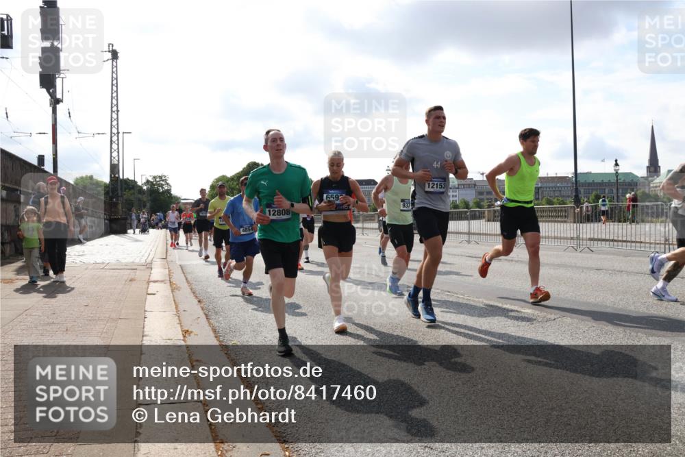 29.06.2025 - hella hamburg halbmarathon Lena Gebhardt http://msf.ph/oto/8417460 29.06.2025 09:51:10 Lombardsbrücke 4854, 12808, 6592, 937, 44, 12153, 1136, 1256, 1441, 1677, 1912, 1941, 1962, 2546, 2579, 3056, 3523, 3626, 3700, 3947, 4854, 4888, 4889, 4893, 5026, 5087, 5275, 5387, 5506, 5752, 5916, 6080, 6429, 6593, 6639, 6686, 6687, 6721, 6901, 7110, 7116, 7284, 7378, 7635, 7693, 7962, 8091, 8122, 8319, 8574, 8966, 9262, 9313, 9371, 9380, 9755, 9833, 9885, 10064, 10193, 10415, 10469, 10783, 11049, 11284, 11305, 11907, 11959, 12153, 14201 meine-sportfotos.de