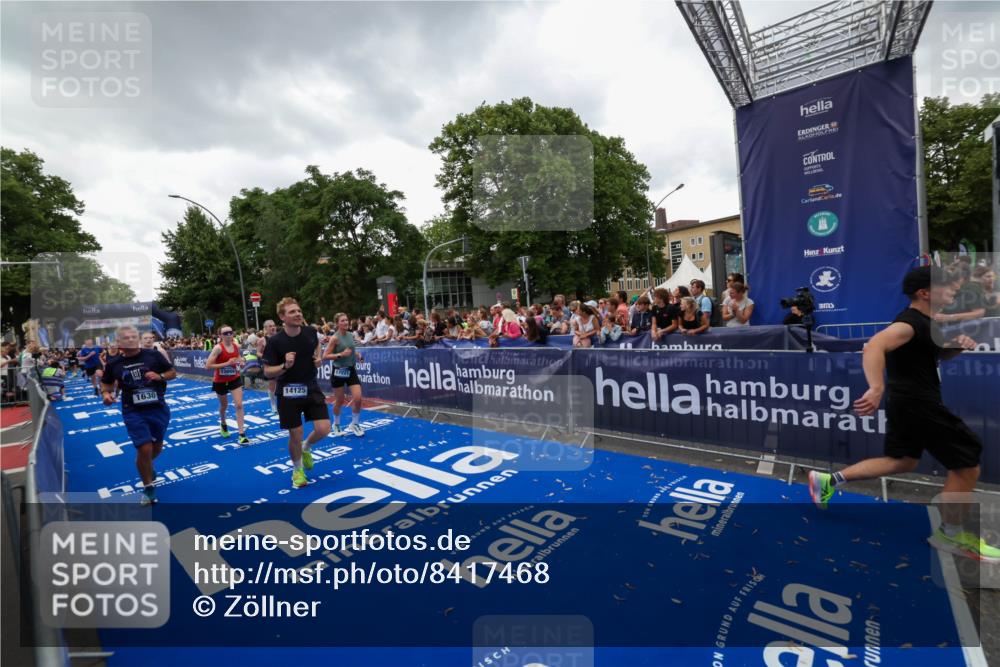 29.06.2025 - hella hamburg halbmarathon Zöllner http://msf.ph/oto/8417468 29.06.2025 10:51:07 Ziel 1366, 1630, 4077, 4816, 4967, 8117, 8261, 8508, 8704, 10508, 10603, 12778, 13008, 14125, 17221, 17384, 18066, 18350 meine-sportfotos.de