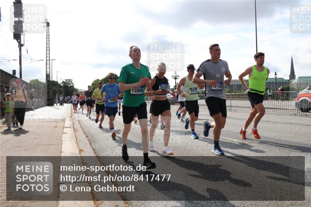 29.06.2025 - hella hamburg halbmarathon Lena Gebhardt http://msf.ph/oto/8417477 29.06.2025 09:51:10 Lombardsbrücke 485, 6593, 12808, 9371, 44, 2153, 1136, 1256, 1441, 1677, 1912, 1941, 1962, 2546, 2579, 3056, 3523, 3626, 3700, 3947, 4854, 4888, 4889, 4893, 5026, 5087, 5275, 5387, 5506, 5752, 5916, 6080, 6429, 6593, 6639, 6686, 6687, 6721, 6901, 7110, 7116, 7284, 7378, 7635, 7693, 7962, 8091, 8122, 8319, 8574, 8966, 9262, 9313, 9371, 9380, 9755, 9833, 9885, 10064, 10193, 10415, 10469, 10783, 11049, 11284, 11305, 11907, 11959, 12153, 14201 meine-sportfotos.de