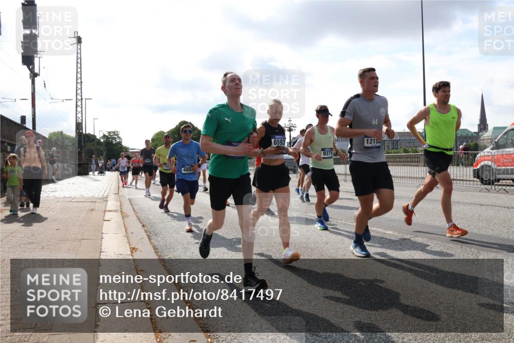 29.06.2025 - hella hamburg halbmarathon Lena Gebhardt http://msf.ph/oto/8417497 29.06.2025 09:51:10 Lombardsbrücke 156, 4854, 6593, 9371, 44, 12155, 1136, 1256, 1441, 1677, 1912, 1941, 1962, 2546, 2579, 3056, 3523, 3626, 3700, 3947, 4854, 4888, 4889, 4893, 5026, 5087, 5275, 5387, 5506, 5752, 5916, 6080, 6429, 6593, 6639, 6686, 6687, 6721, 6901, 7110, 7116, 7284, 7378, 7635, 7693, 7962, 8091, 8122, 8319, 8574, 8966, 9262, 9313, 9371, 9380, 9755, 9833, 9885, 10064, 10193, 10415, 10469, 10783, 11049, 11284, 11305, 11907, 11959, 12153, 14201 meine-sportfotos.de