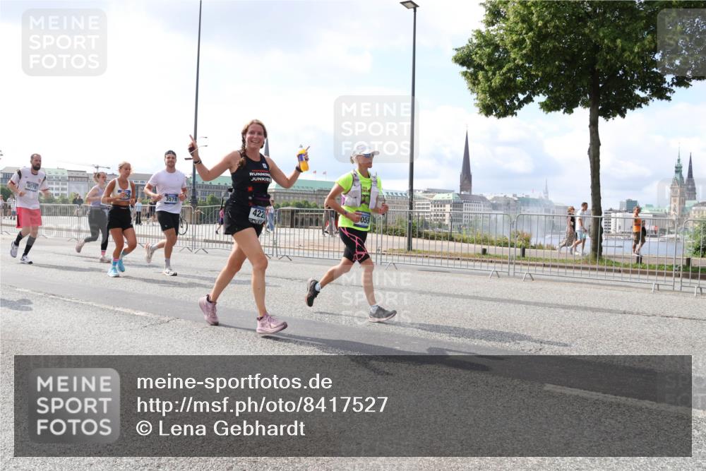 29.06.2025 - hella hamburg halbmarathon Lena Gebhardt http://msf.ph/oto/8417527 29.06.2025 10:05:23 Lombardsbrücke 9075, 422, 059, 1126, 1863, 1936, 1981, 2288, 2298, 2424, 2624, 3071, 3413, 3461, 3578, 4014, 4220, 4782, 5073, 6059, 6907, 6908, 7302, 7826, 8089, 8999, 9007, 9019, 9075, 9165, 9559, 9680, 9736, 9737, 9738, 10343, 10694, 11595, 11784, 11873, 11958, 12557, 13221, 13242, 13327, 13717, 14203, 14465, 14642, 16092, 16134, 16478, 16546, 16579, 16847, 17112, 17707, 17731, 17818, 18189, 18616, 18617, 19034, 19248 meine-sportfotos.de