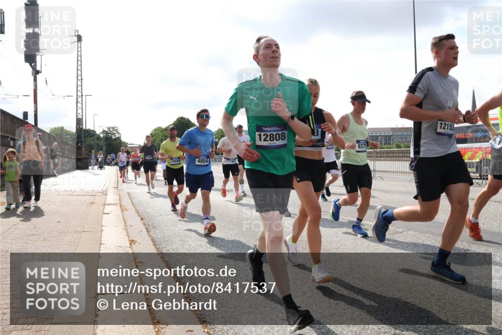 29.06.2025 - hella hamburg halbmarathon Lena Gebhardt http://msf.ph/oto/8417537 29.06.2025 09:51:11 Lombardsbrücke 15654, 4854, 11907, 12808, 90, 9371, 12153, 040, 1136, 1256, 1441, 1677, 1912, 1941, 1962, 2546, 2579, 2972, 3056, 3523, 3626, 3700, 3947, 4854, 4888, 4889, 4893, 4999, 5026, 5087, 5275, 5387, 5506, 5752, 5916, 6080, 6429, 6593, 6639, 6686, 6687, 6721, 6901, 7110, 7116, 7284, 7378, 7635, 7693, 7962, 8091, 8122, 8319, 8574, 8966, 9262, 9313, 9371, 9380, 9755, 9833, 9885, 10193, 10415, 10469, 11049, 11284, 11305, 11907, 11959, 12153, 14201 meine-sportfotos.de