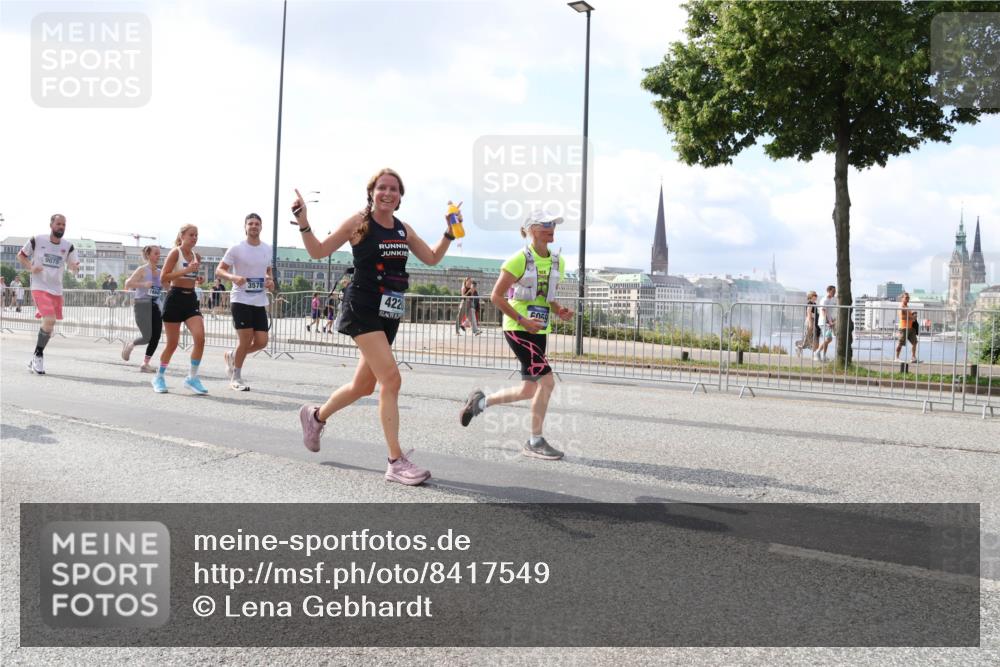 29.06.2025 - hella hamburg halbmarathon Lena Gebhardt http://msf.ph/oto/8417549 29.06.2025 10:05:23 Lombardsbrücke 9075, 3578, 422, 1126, 1863, 1936, 1981, 2288, 2298, 2424, 2624, 3071, 3413, 3461, 3578, 4014, 4220, 4782, 5073, 6059, 6907, 6908, 7302, 7826, 8089, 8999, 9007, 9019, 9075, 9165, 9559, 9680, 9736, 9737, 9738, 10343, 10694, 11595, 11784, 11873, 11958, 12557, 13221, 13242, 13327, 13717, 14203, 14465, 14642, 16092, 16134, 16478, 16546, 16579, 16847, 17112, 17707, 17731, 17818, 18189, 18616, 18617, 19034, 19248 meine-sportfotos.de
