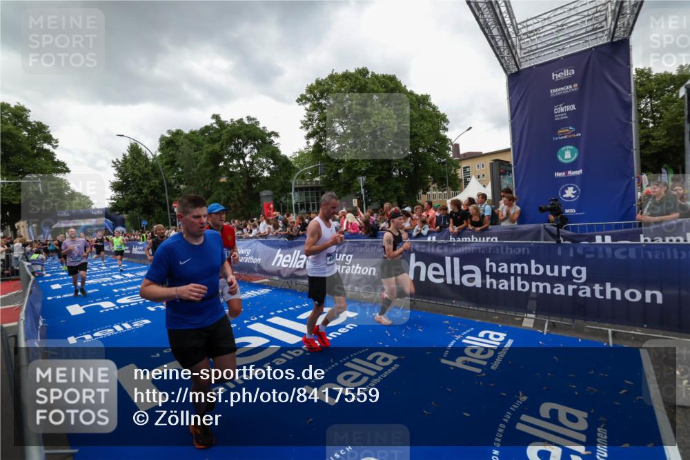 29.06.2025 - hella hamburg halbmarathon Zöllner http://msf.ph/oto/8417559 29.06.2025 10:51:12 Ziel 1366, 4077, 4404, 4816, 4967, 5600, 6027, 8261, 8508, 8704, 10508, 10603, 10868, 11733, 13073, 15480, 17384, 17530, 17823 meine-sportfotos.de