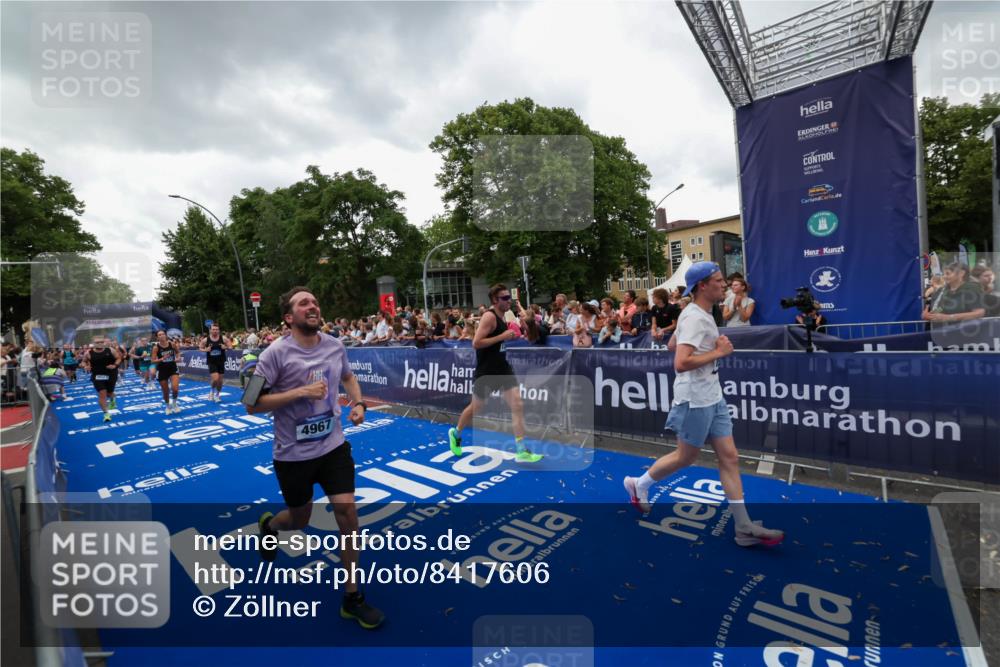 29.06.2025 - hella hamburg halbmarathon Zöllner http://msf.ph/oto/8417606 29.06.2025 10:51:15 Ziel 1366, 1461, 4404, 4816, 4967, 5600, 6027, 8508, 8930, 9476, 10868, 11512, 11625, 11733, 13073, 15480, 17530, 17823 meine-sportfotos.de