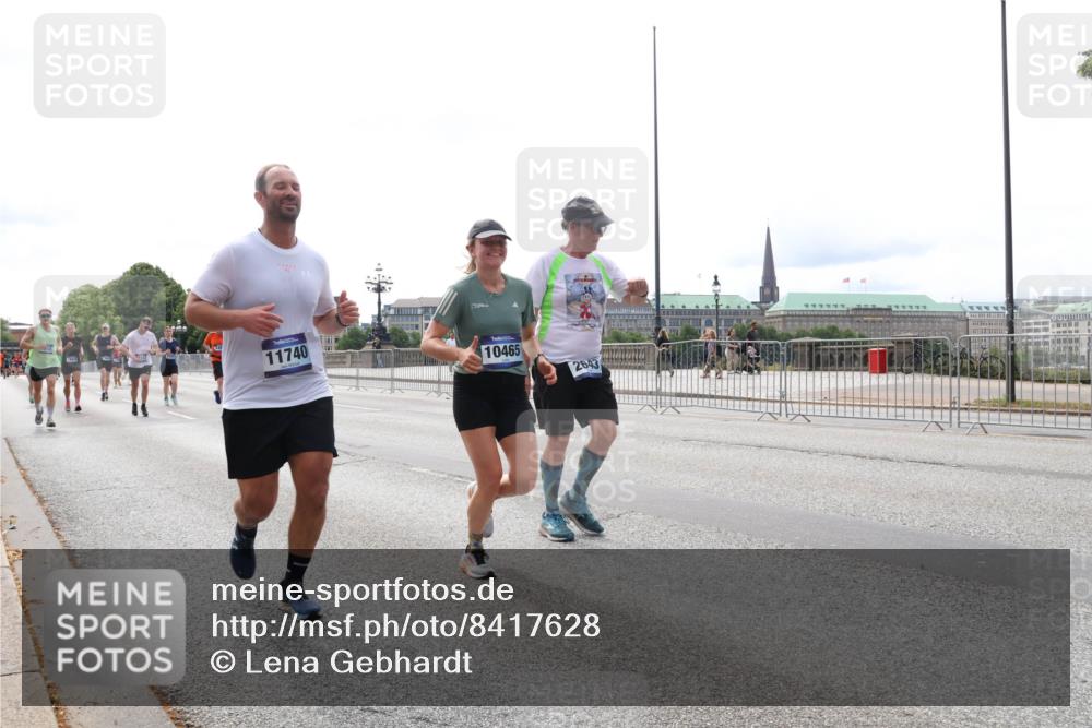 29.06.2025 - hella hamburg halbmarathon Lena Gebhardt http://msf.ph/oto/8417628 29.06.2025 10:26:59 Lombardsbrücke 11740, 10465, 2693, 1530, 1793, 1973, 2045, 2306, 2643, 2775, 4358, 4507, 4509, 5494, 5495, 5707, 6259, 6625, 6637, 7069, 7234, 7314, 7944, 8056, 8079, 8281, 9186, 9349, 10077, 10465, 11110, 11270, 11740, 12071, 13462, 14020, 14021, 15027, 15108, 15641, 15807, 15878, 16479, 16788, 17049, 17300, 17445, 17675, 18074, 18087, 18516, 18962, 18976, 18978 meine-sportfotos.de
