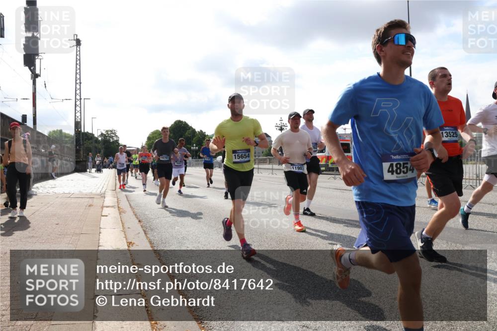 29.06.2025 - hella hamburg halbmarathon Lena Gebhardt http://msf.ph/oto/8417642 29.06.2025 09:51:12 Lombardsbrücke 16761, 7693, 15654, 11907, 19221, 13525, 4854, 1136, 1256, 1441, 1677, 1912, 1920, 1941, 1962, 2546, 2579, 2972, 3056, 3523, 3700, 3947, 4759, 4854, 4888, 4889, 4893, 4999, 5026, 5087, 5275, 5387, 5506, 5752, 5916, 6080, 6429, 6593, 6639, 6686, 6687, 6721, 6901, 7110, 7116, 7284, 7378, 7635, 7693, 7962, 8091, 8122, 8319, 8574, 8966, 9262, 9313, 9371, 9380, 9755, 9833, 9885, 10193, 10415, 10469, 11049, 11284, 11907, 11959, 12153, 14201 meine-sportfotos.de
