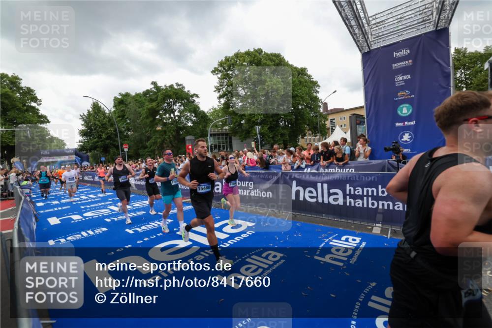 29.06.2025 - hella hamburg halbmarathon Zöllner http://msf.ph/oto/8417660 29.06.2025 10:51:19 Ziel 1461, 1817, 2636, 2718, 4404, 4814, 5600, 6027, 6657, 6776, 8316, 8930, 9476, 10480, 10667, 10868, 11512, 11625, 12016, 14865, 15480, 17530, 18019 meine-sportfotos.de