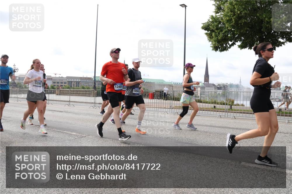 29.06.2025 - hella hamburg halbmarathon Lena Gebhardt http://msf.ph/oto/8417722 29.06.2025 10:17:59 Lombardsbrücke 12401860, 5290, 1050, 5203, 1015, 1159, 1160, 1204, 1268, 1274, 1325, 1458, 1554, 1622, 1641, 1749, 1795, 1982, 2087, 2094, 2147, 2259, 2548, 2634, 2931, 3125, 3138, 3292, 3321, 3482, 3977, 4218, 4738, 4804, 5002, 5004, 5290, 5611, 5733, 6254, 6270, 6336, 6352, 6786, 7094, 7258, 7413, 7641, 7649, 7838, 7882, 7883, 8067, 8128, 8144, 8248, 8607, 8799, 9400, 9539, 9717, 9734, 9798, 9844, 9848, 9964, 10174, 10332, 10509, 10908, 12498 meine-sportfotos.de