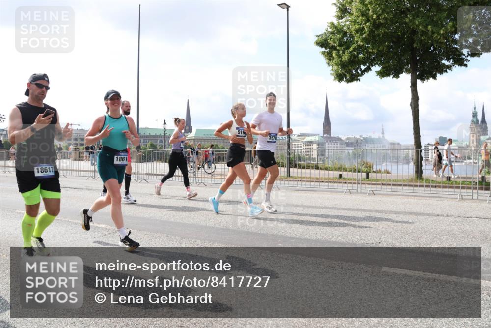 29.06.2025 - hella hamburg halbmarathon Lena Gebhardt http://msf.ph/oto/8417727 29.06.2025 10:05:24 Lombardsbrücke 1861, 18617, 916, 3578, 1863, 1936, 1981, 2288, 2298, 2424, 2624, 3071, 3413, 3461, 3578, 4014, 4220, 4782, 5073, 6059, 6907, 6908, 7302, 7826, 8089, 8999, 9007, 9019, 9075, 9165, 9559, 9680, 9736, 9737, 9738, 10343, 10694, 10791, 10998, 11595, 11784, 11873, 11958, 12557, 13221, 13242, 13327, 13717, 14203, 14465, 14642, 16092, 16134, 16478, 16546, 16847, 17112, 17707, 17731, 17818, 18189, 18616, 18617, 19034, 19248 meine-sportfotos.de