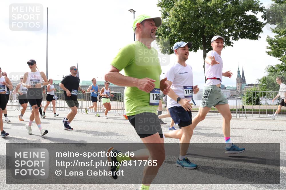 29.06.2025 - hella hamburg halbmarathon Lena Gebhardt http://msf.ph/oto/8417765 29.06.2025 10:42:31 Lombardsbrücke 953, 13250, 13952, 16352, 136, 1146, 1150, 1360, 1624, 1656, 1752, 1929, 1957, 1964, 1994, 2069, 2134, 2145, 2401, 2523, 2538, 2580, 2940, 2941, 2974, 3276, 3283, 3605, 3874, 4092, 4329, 4334, 4353, 4778, 4885, 4891, 4892, 5403, 5417, 5419, 5671, 5810, 6120, 6136, 6764, 6828, 6837, 6917, 7040, 7260, 7357, 7513, 7557, 7666, 8014, 8459, 8525, 8526, 8529, 8712, 8816, 9008, 9370, 9980, 10027, 10454, 10532, 10697, 12441, 13241 meine-sportfotos.de