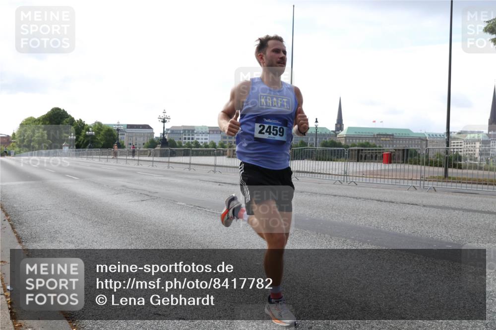 29.06.2025 - hella hamburg halbmarathon Lena Gebhardt http://msf.ph/oto/8417782 29.06.2025 09:41:23 Lombardsbrücke 2459, 2459, 7834, 7963, 9442, 10234, 11624, 14360, 14766, 15526, 16361, 16484, 17856, 17886 meine-sportfotos.de