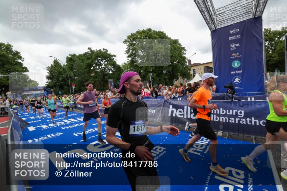 29.06.2025 - hella hamburg halbmarathon Zöllner http://msf.ph/oto/8417786 29.06.2025 10:51:25 Ziel 1817, 2364, 2411, 2636, 2718, 2946, 4814, 5820, 6657, 6776, 8316, 8989, 9214, 9656, 10480, 10667, 11124, 11422, 12016, 13047, 14865, 14994, 15950, 16357, 18019, 18489 meine-sportfotos.de