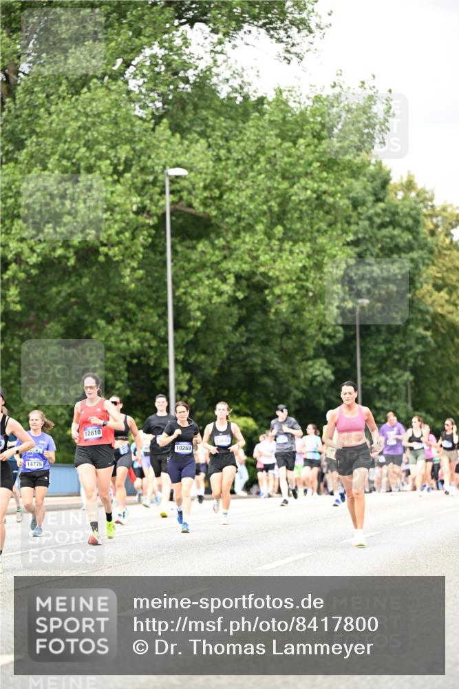 29.06.2025 - hella hamburg halbmarathon Dr. Thomas Lammeyer http://msf.ph/oto/8417800 29.06.2025 10:45:23 Kennedybrücke 1075, 1323, 1731, 4044, 4638, 4906, 5549, 6088, 6098, 6806, 7293, 7585, 7829, 7956, 8429, 8430, 8878, 9237, 9962, 10269, 10644, 10920, 11053, 11176 meine-sportfotos.de