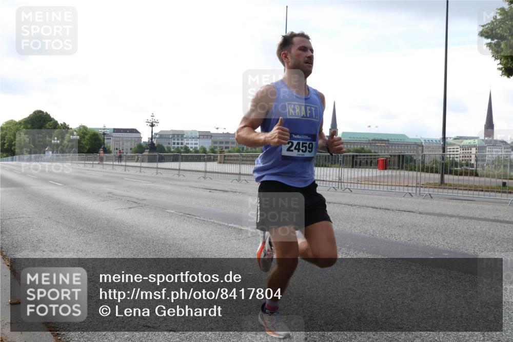 29.06.2025 - hella hamburg halbmarathon Lena Gebhardt http://msf.ph/oto/8417804 29.06.2025 09:41:23 Lombardsbrücke 2459, 2459, 7834, 7963, 9442, 10234, 11624, 14360, 14766, 15526, 16361, 16484, 17856, 17886 meine-sportfotos.de