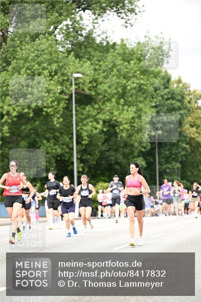 29.06.2025 - hella hamburg halbmarathon Dr. Thomas Lammeyer http://msf.ph/oto/8417832 29.06.2025 10:45:24 Kennedybrücke 1075, 1323, 1731, 4044, 4638, 4906, 5549, 6088, 6098, 6806, 7293, 7585, 7829, 7956, 8429, 8430, 8878, 9237, 9962, 10269, 10407, 10644, 11053, 11176 meine-sportfotos.de