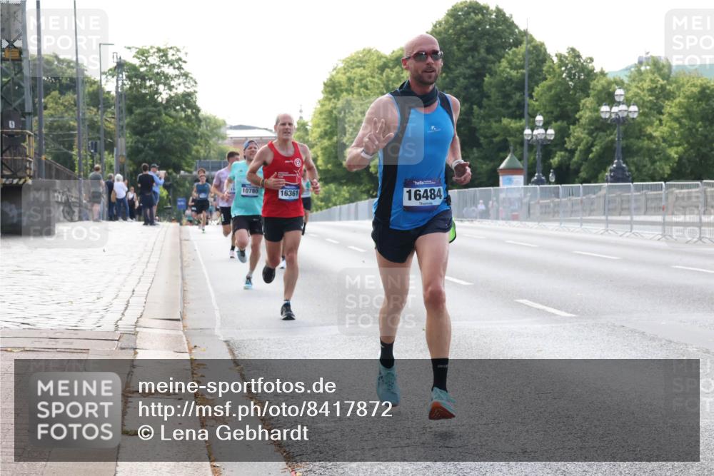 29.06.2025 - hella hamburg halbmarathon Lena Gebhardt http://msf.ph/oto/8417872 29.06.2025 09:41:29 Lombardsbrücke 10780, 16361, 16484, 2459, 4571, 7834, 7963, 9442, 10234, 10780, 11194, 11624, 12067, 12641, 13780, 16361, 16484, 17856, 17886 meine-sportfotos.de