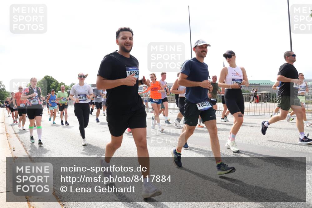 29.06.2025 - hella hamburg halbmarathon Lena Gebhardt http://msf.ph/oto/8417884 29.06.2025 10:42:32 Lombardsbrücke 18872, 1624, 1957, 7040, 1150, 16293, 7260, 10532, 120, 163, 11677, 1150, 1360, 1624, 1656, 1752, 1929, 1957, 1964, 1994, 2069, 2134, 2145, 2401, 2523, 2538, 2580, 2940, 2941, 2974, 3276, 3283, 3605, 3874, 4092, 4329, 4334, 4353, 4778, 4885, 4891, 4892, 5403, 5417, 5419, 5671, 5810, 6120, 6764, 6828, 6837, 6917, 7040, 7260, 7357, 7513, 7557, 7666, 8014, 8161, 8459, 8525, 8526, 8529, 8712, 8816, 9008, 9370, 9980, 10027, 10454, 10532, 10697, 11142, 12151, 12441, 13241 meine-sportfotos.de