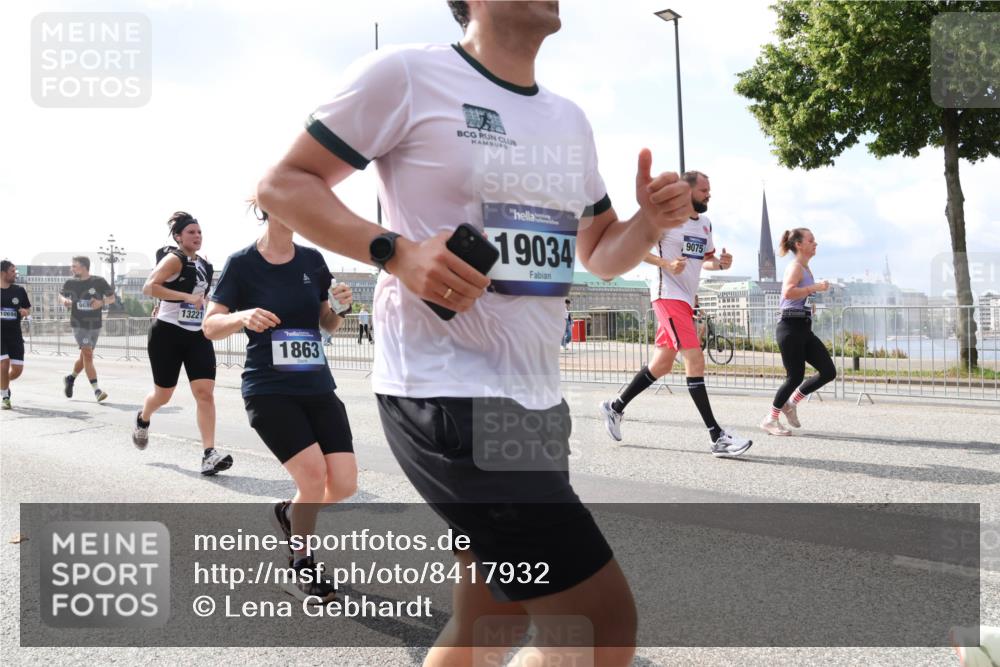 29.06.2025 - hella hamburg halbmarathon Lena Gebhardt http://msf.ph/oto/8417932 29.06.2025 10:05:25 Lombardsbrücke 13221, 1863, 19034, 9075, 1863, 1936, 1981, 2288, 2298, 2424, 2624, 3071, 3413, 3461, 3578, 4014, 4220, 4782, 5073, 6059, 6907, 6908, 7302, 7826, 8089, 8999, 9007, 9075, 9165, 9339, 9559, 9680, 9736, 9737, 9738, 9917, 10343, 10694, 10791, 10998, 11595, 11784, 11873, 11958, 12557, 13221, 13327, 13717, 14203, 14465, 14642, 16092, 16134, 16478, 16546, 16847, 17112, 17707, 17731, 17740, 17818, 18189, 18616, 18617, 19034, 19248 meine-sportfotos.de