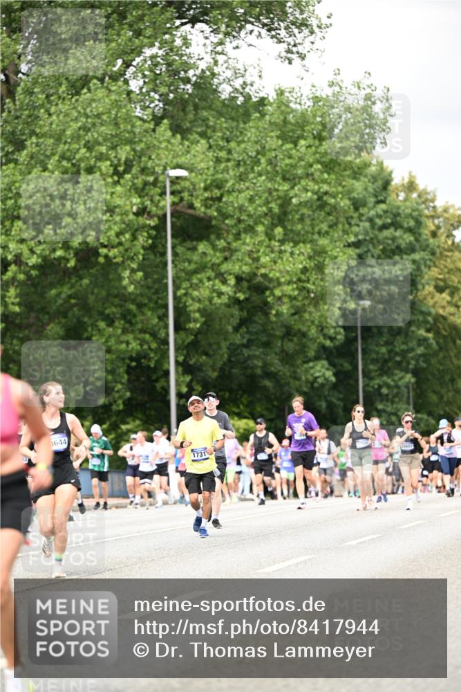 29.06.2025 - hella hamburg halbmarathon Dr. Thomas Lammeyer http://msf.ph/oto/8417944 29.06.2025 10:45:28 Kennedybrücke 1075, 1731, 4044, 4412, 4638, 4906, 5549, 6088, 7293, 7585, 7661, 7829, 8429, 8430, 8769, 8878, 9962, 10269, 10407, 10644, 11176 meine-sportfotos.de