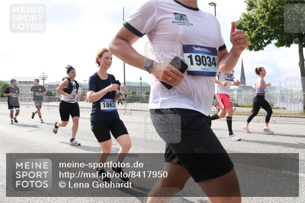 29.06.2025 - hella hamburg halbmarathon Lena Gebhardt http://msf.ph/oto/8417950 29.06.2025 10:05:25 Lombardsbrücke 10694, 1863, 19034, 9075, 1863, 1936, 1981, 2288, 2298, 2424, 2624, 3071, 3413, 3461, 3578, 4014, 4220, 4782, 5073, 6059, 6907, 6908, 7302, 7826, 8089, 8999, 9007, 9075, 9165, 9339, 9559, 9680, 9736, 9737, 9738, 9917, 10343, 10694, 10791, 10998, 11595, 11784, 11873, 11958, 12557, 13221, 13327, 13717, 14203, 14465, 14642, 16092, 16134, 16478, 16546, 16847, 17112, 17707, 17731, 17740, 17818, 18189, 18616, 18617, 19034, 19248 meine-sportfotos.de