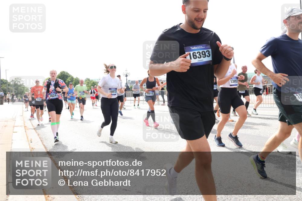 29.06.2025 - hella hamburg halbmarathon Lena Gebhardt http://msf.ph/oto/8417952 29.06.2025 10:42:32 Lombardsbrücke 1957, 18872, 1624, 704, 5810, 1150, 16393, 13953, 4692, 10, 1150, 1360, 1624, 1656, 1752, 1929, 1957, 1964, 1994, 2069, 2134, 2145, 2401, 2523, 2538, 2580, 2940, 2941, 2974, 3276, 3283, 3605, 3874, 4092, 4329, 4334, 4353, 4778, 4885, 4891, 4892, 5403, 5417, 5419, 5671, 5810, 6120, 6764, 6828, 6837, 6917, 7040, 7260, 7357, 7513, 7557, 7666, 8014, 8161, 8459, 8525, 8526, 8529, 8712, 8816, 9008, 9370, 9980, 10027, 10454, 10532, 10697, 11142, 12151, 12441, 13241 meine-sportfotos.de