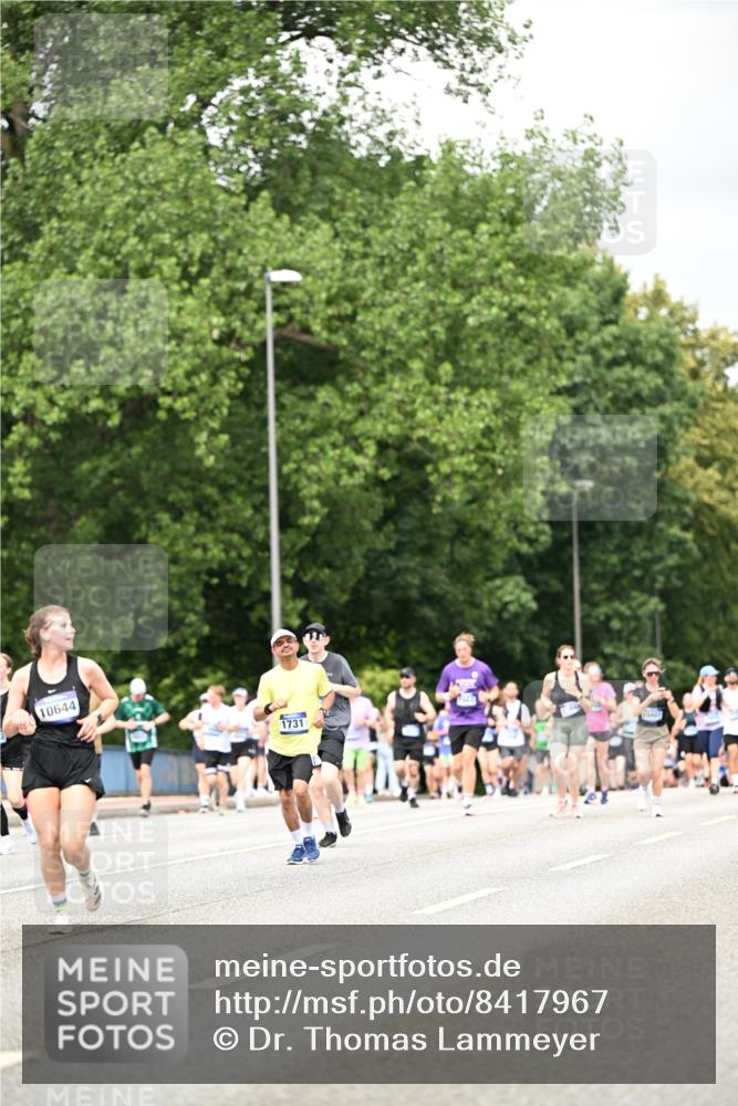 29.06.2025 - hella hamburg halbmarathon Dr. Thomas Lammeyer http://msf.ph/oto/8417967 29.06.2025 10:45:29 Kennedybrücke 1731, 4044, 4412, 4638, 4906, 5549, 6088, 7293, 7585, 7661, 7829, 8429, 8430, 8769, 8878, 9962, 10269, 10407, 10644, 11176 meine-sportfotos.de