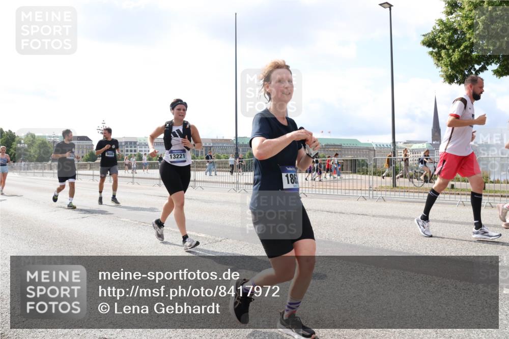 29.06.2025 - hella hamburg halbmarathon Lena Gebhardt http://msf.ph/oto/8417972 29.06.2025 10:05:25 Lombardsbrücke 13221, 186, 1863, 1936, 1981, 2288, 2298, 2424, 2624, 3071, 3413, 3461, 3578, 4014, 4220, 4782, 5073, 6059, 6907, 6908, 7302, 7826, 8089, 8999, 9007, 9075, 9165, 9339, 9559, 9680, 9736, 9737, 9738, 9917, 10343, 10694, 10791, 10998, 11595, 11784, 11873, 11958, 12557, 13221, 13327, 13717, 14203, 14465, 14642, 16092, 16134, 16478, 16546, 16847, 17112, 17707, 17731, 17740, 17818, 18189, 18616, 18617, 19034, 19248 meine-sportfotos.de