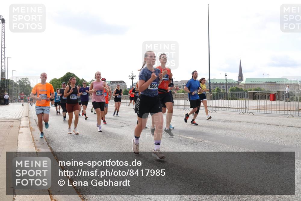 29.06.2025 - hella hamburg halbmarathon Lena Gebhardt http://msf.ph/oto/8417985 29.06.2025 10:18:02 Lombardsbrücke 2598, 14, 5611, 2931, 5733, 7641, 9964, 1641, 812, 1015, 1159, 1160, 1268, 1274, 1325, 1458, 1554, 1622, 1641, 1749, 1795, 1982, 2087, 2094, 2147, 2259, 2335, 2548, 2634, 2931, 3125, 3138, 3292, 3321, 3482, 3977, 4218, 4710, 4738, 4804, 5002, 5004, 5290, 5611, 5733, 6254, 6270, 6336, 6352, 7094, 7258, 7413, 7641, 7649, 7838, 7882, 7883, 8067, 8128, 8144, 8248, 8607, 8799, 9400, 9539, 9717, 9734, 9798, 9834, 9844, 9848, 9964, 10174, 10332, 10509, 10908, 12498 meine-sportfotos.de
