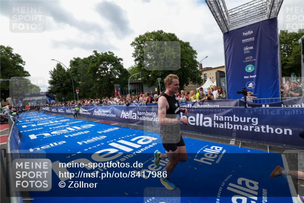 29.06.2025 - hella hamburg halbmarathon Zöllner http://msf.ph/oto/8417986 29.06.2025 10:29:17 Ziel 8473, 12287, 12337, 14395, 19194 meine-sportfotos.de