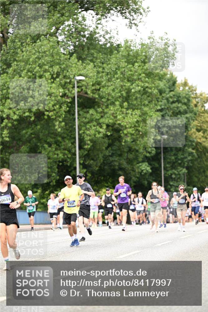 29.06.2025 - hella hamburg halbmarathon Dr. Thomas Lammeyer http://msf.ph/oto/8417997 29.06.2025 10:45:30 Kennedybrücke 1731, 3344, 4044, 4412, 4638, 4906, 5549, 6088, 7293, 7585, 7661, 7829, 8429, 8430, 8769, 8878, 9962, 10269, 10407, 10644 meine-sportfotos.de