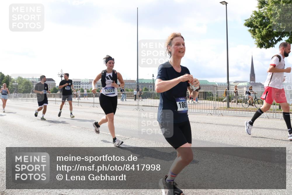 29.06.2025 - hella hamburg halbmarathon Lena Gebhardt http://msf.ph/oto/8417998 29.06.2025 10:05:25 Lombardsbrücke 11784, 13221, 1863, 1863, 1936, 1981, 2288, 2298, 2424, 2624, 3071, 3413, 3461, 3578, 4014, 4220, 4782, 5073, 6059, 6907, 6908, 7302, 7826, 8089, 8999, 9007, 9075, 9165, 9339, 9559, 9680, 9736, 9737, 9738, 9917, 10343, 10694, 10791, 10998, 11595, 11784, 11873, 11958, 12557, 13221, 13327, 13717, 14203, 14465, 14642, 16092, 16134, 16478, 16546, 16847, 17112, 17707, 17731, 17740, 17818, 18189, 18616, 18617, 19034, 19248 meine-sportfotos.de