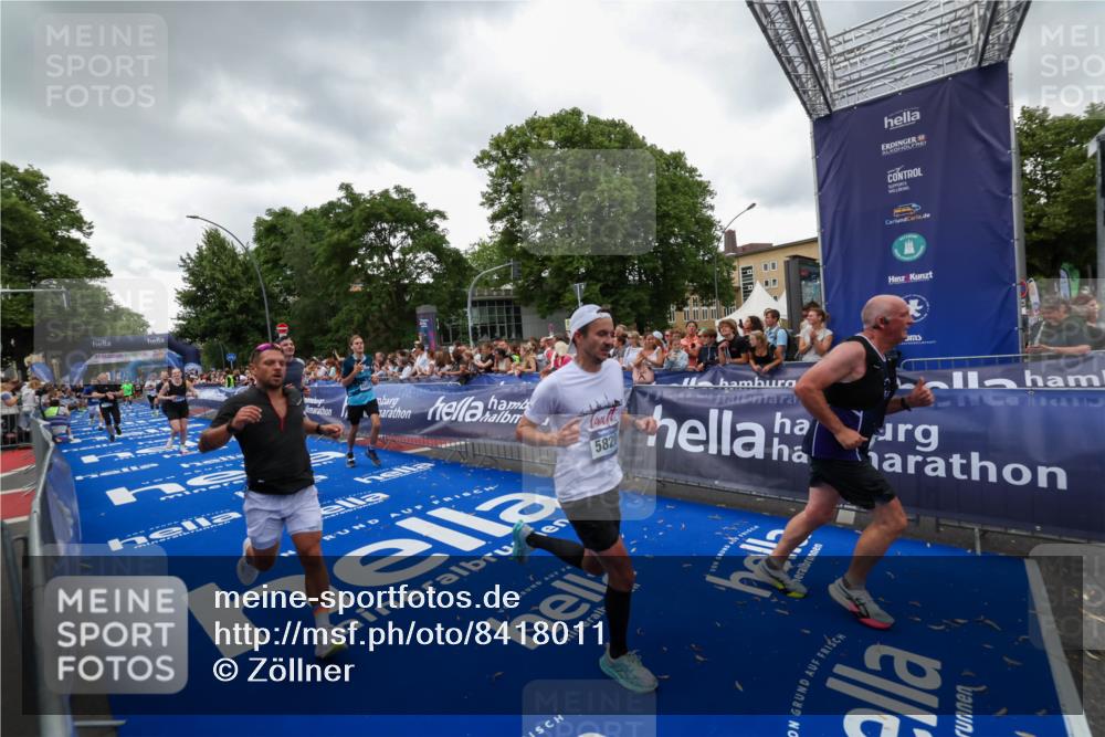29.06.2025 - hella hamburg halbmarathon Zöllner http://msf.ph/oto/8418011 29.06.2025 10:51:33 Ziel 1335, 2946, 5820, 7943, 9656, 10691, 11422, 13403, 13792, 15871, 15950, 17131 meine-sportfotos.de