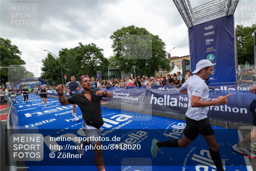 29.06.2025 - hella hamburg halbmarathon Zöllner http://msf.ph/oto/8418020 29.06.2025 10:51:34 Ziel 1335, 5820, 7943, 10691, 11422, 13403, 13792, 15871, 17131 meine-sportfotos.de