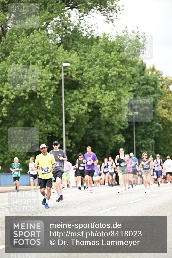 29.06.2025 - hella hamburg halbmarathon Dr. Thomas Lammeyer http://msf.ph/oto/8418023 29.06.2025 10:45:30 Kennedybrücke 1731, 3344, 4044, 4412, 4638, 4906, 5549, 6088, 7293, 7585, 7661, 7829, 8429, 8430, 8769, 8878, 9962, 10269, 10407, 10644 meine-sportfotos.de